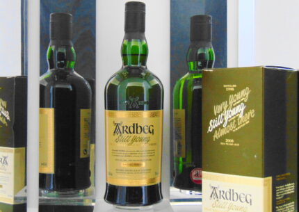 ARDBEG STILL YOUNG FROM THE ULTIMATE SERIES WHISKY