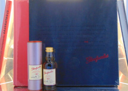 GLENFARCLAS AN INDEPENDENT DISTILLERY BY IAN BUXTON BOOK & 40YO 5ML